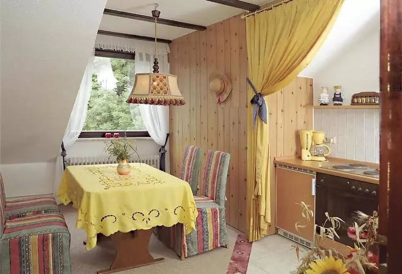 Huoneisto 1 Makuuhuone, Wellness Und Romantik Hotel Helmboldt
