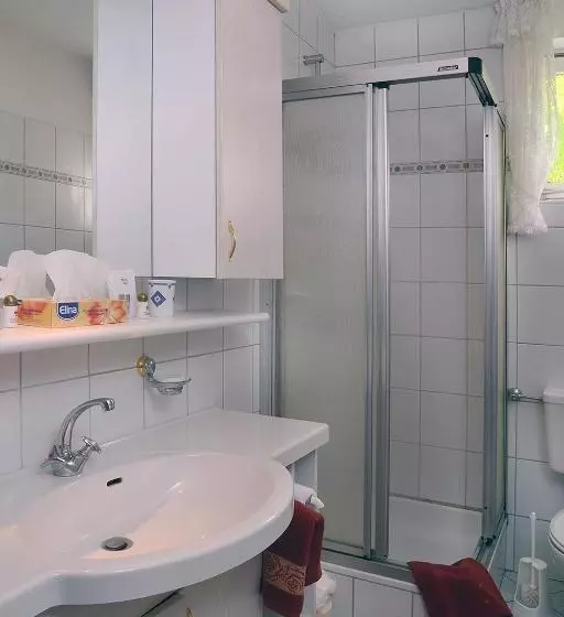 Huoneisto 3 Makuuhuonetta, Wellness Und Romantik Hotel Helmboldt