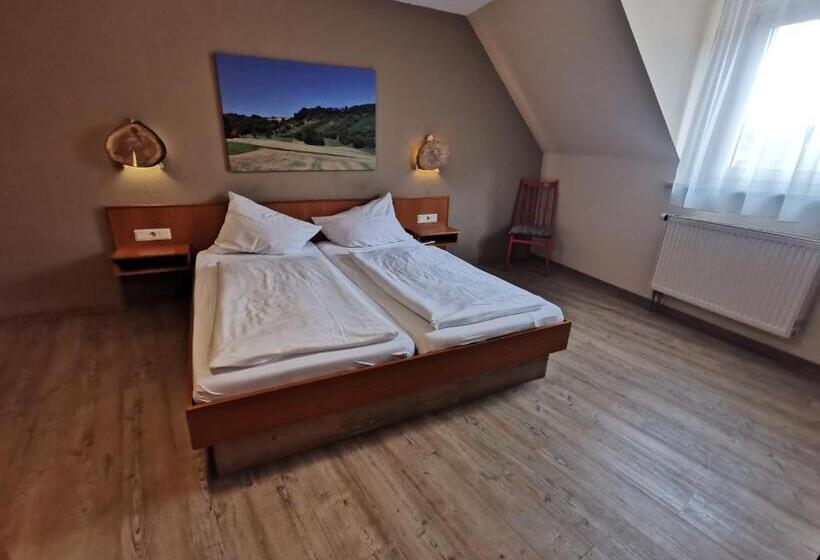 Апартаменты Комфорт 1 Спальня, Gasthaus & Hotel Drei Lilien