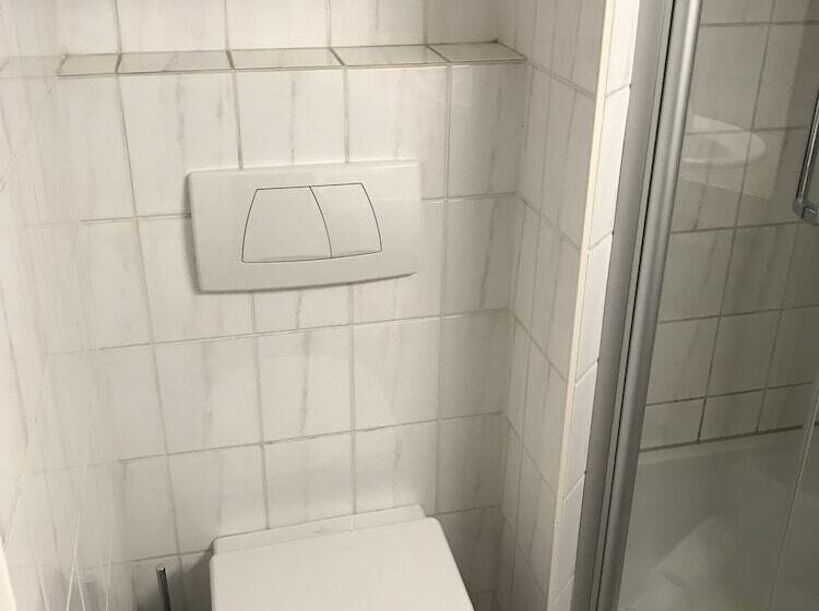 컴포트 싱글 룸, Aust Das Land