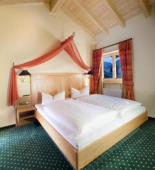 جناح مطلّ علي الجبل, Bergidyll