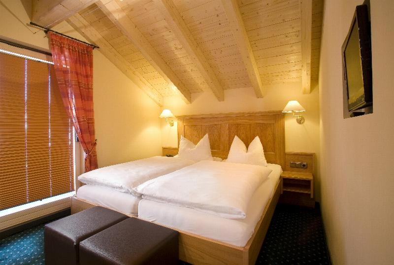 جناح مطلّ علي الجبل, Bergidyll