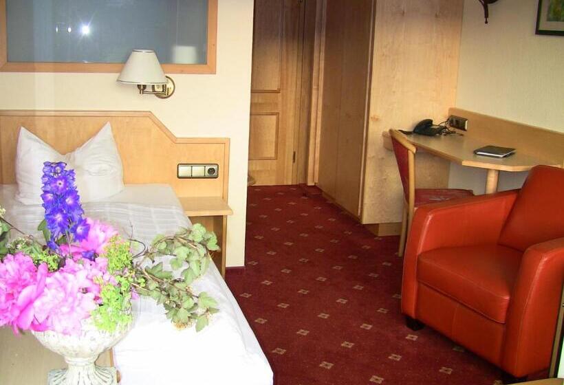 جناح مطلّ علي الجبل, Bergidyll