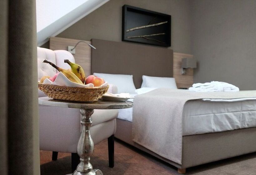 غرفة تنفيذية, Brunnenhof International