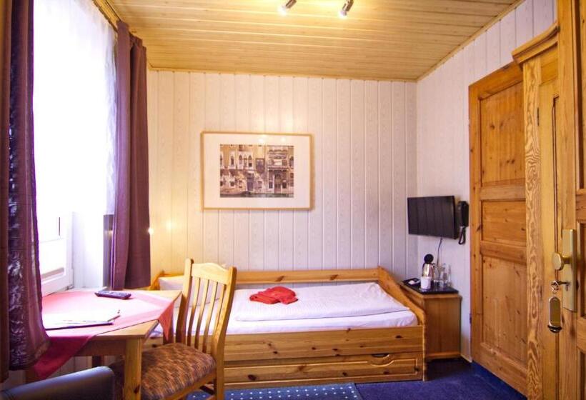 标准单人间, Esprit