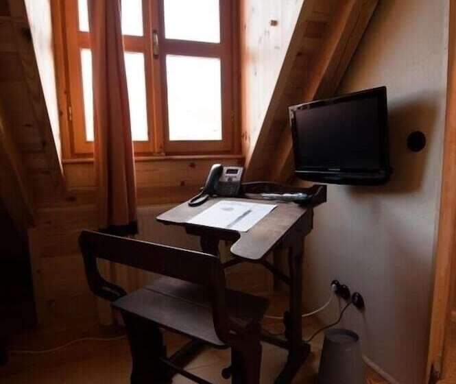 غرفة قياسية فردية, Exempel Schlafstuben Und Quartier Langer Hals