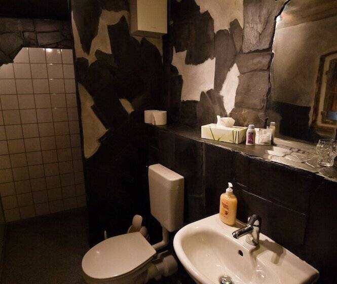 غرفة قياسية, Exempel Schlafstuben Und Quartier Langer Hals