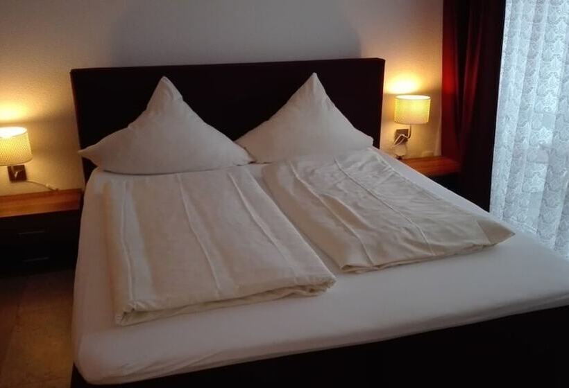 スタンダードルーム, Hafez