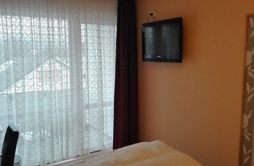 スタンダードルーム, Hafez