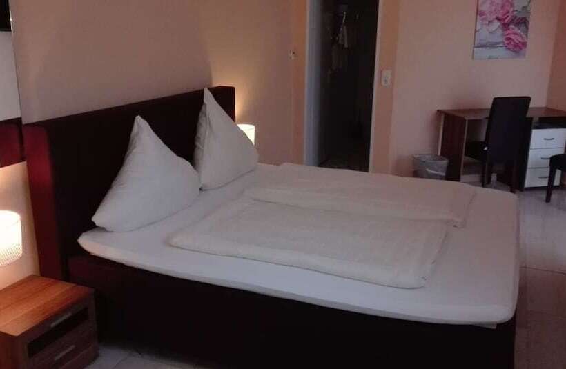 スタンダードルーム, Hafez