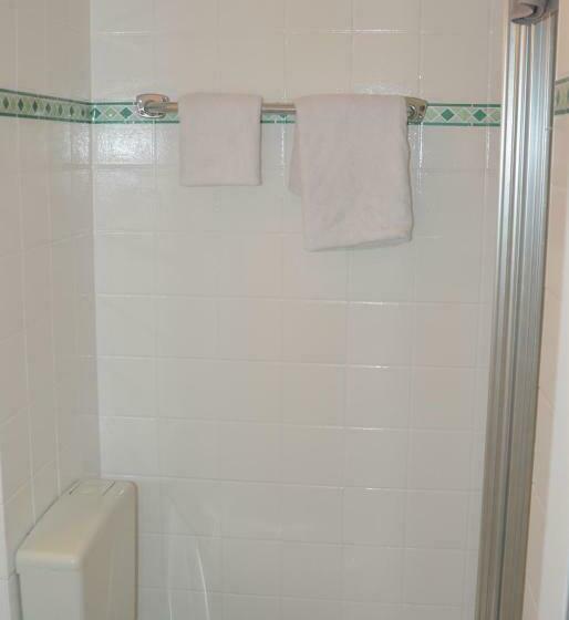 스탠다드 싱글 룸, Hages