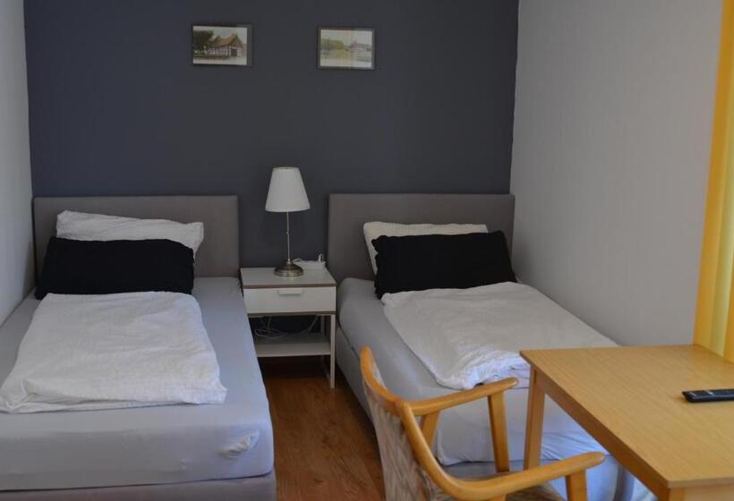 스탠다드 룸, Hages