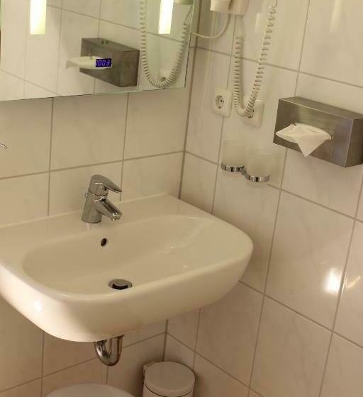 标准单人间, Haus Kirsch