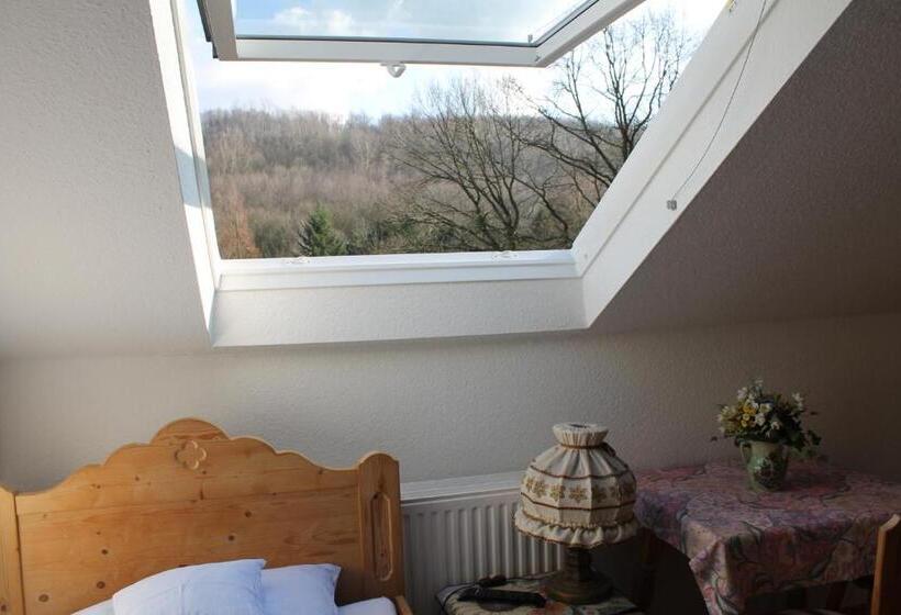 标准间, Haus Kirsch