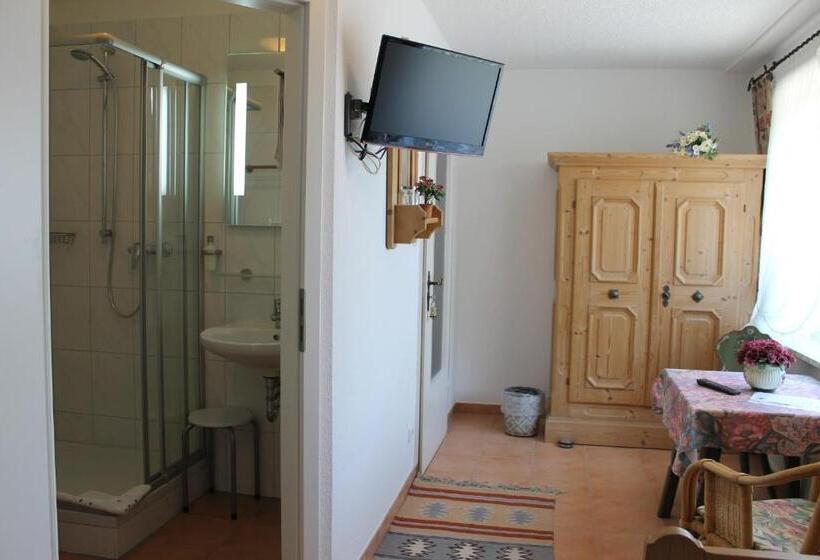 标准间, Haus Kirsch