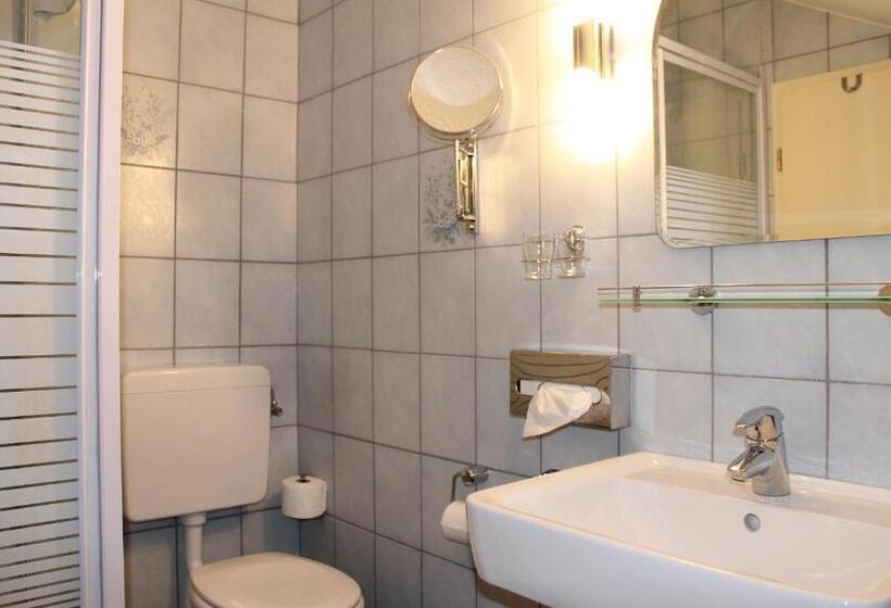 标准间, Haus Kirsch