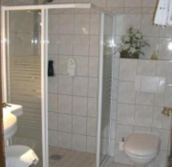 标准间, Haus Kirsch