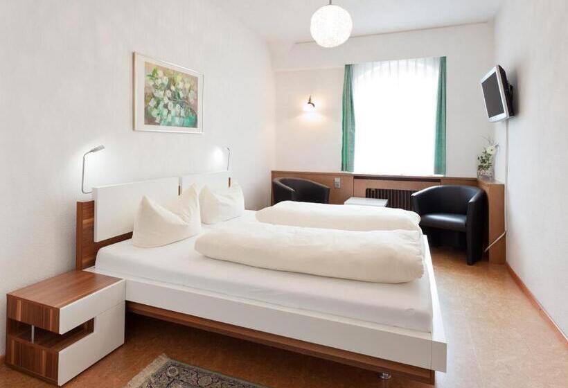 Standard Værelse, Kühler Krug