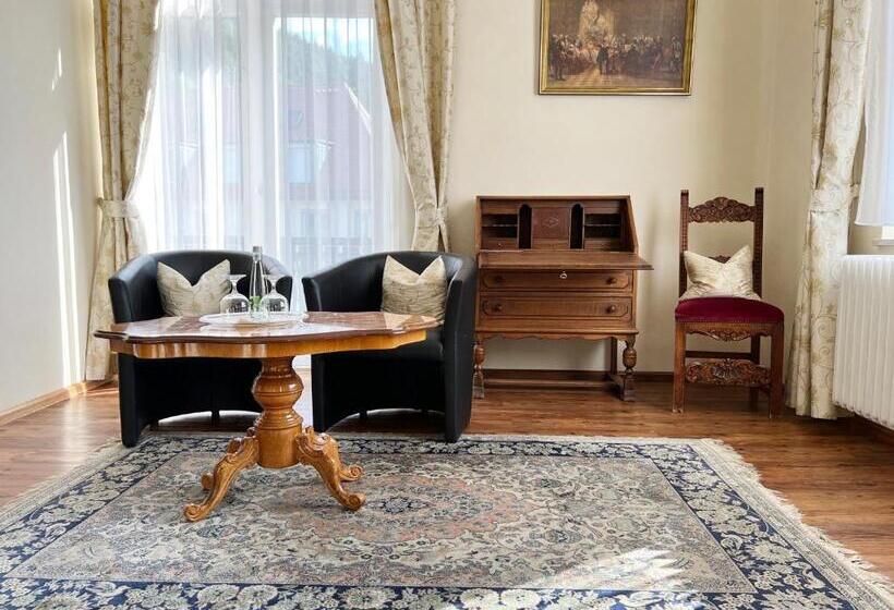 Standard Værelse, Kühler Krug