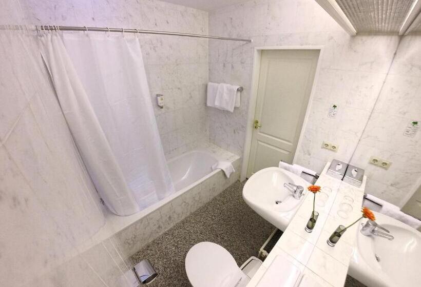 غرفة قياسية, Maack