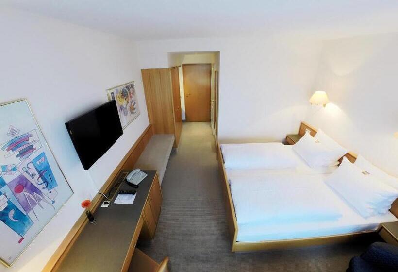 غرفة قياسية, Maack