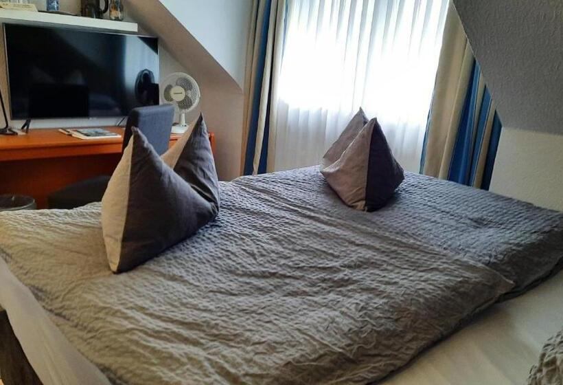 스탠다드 룸, Merlin Garni