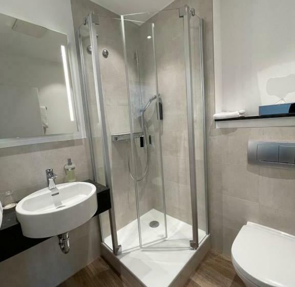 اتاق استاندارد یک نفره, Niedersachsischer Hof