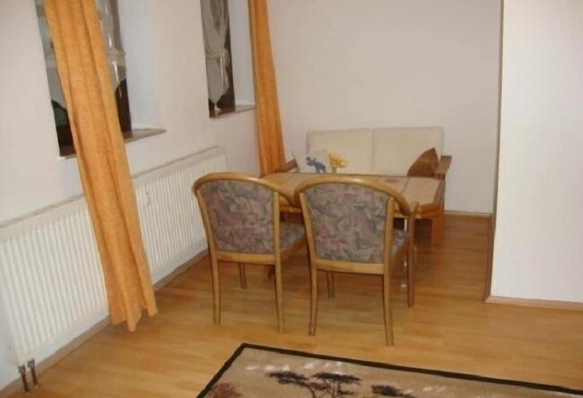 غرفة قياسية ثلاثية, Pension St. Nicolai