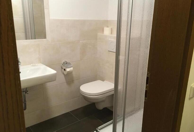 スタンダードトリプルルーム, Pension Zum Paradies