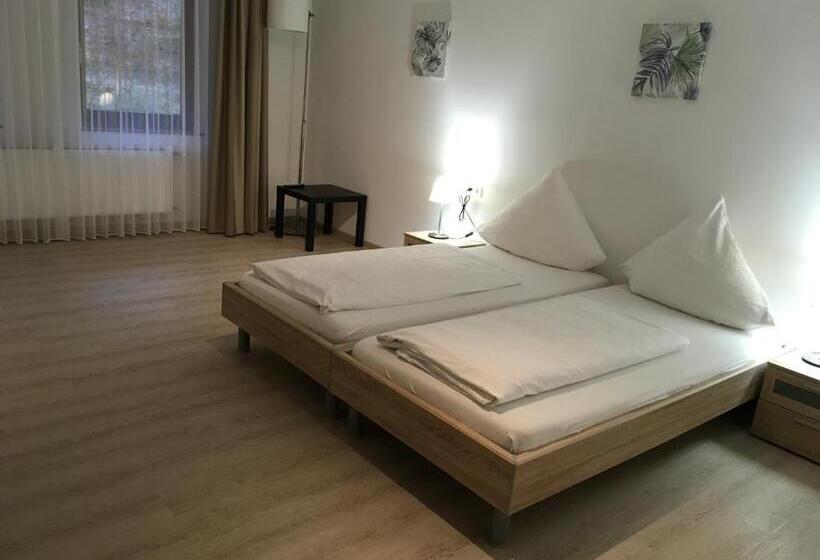 スタンダードトリプルルーム, Pension Zum Paradies