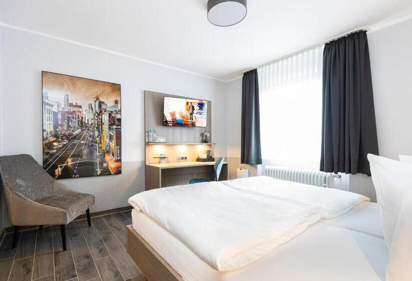 コンフォートルーム, Restaurant Fuck