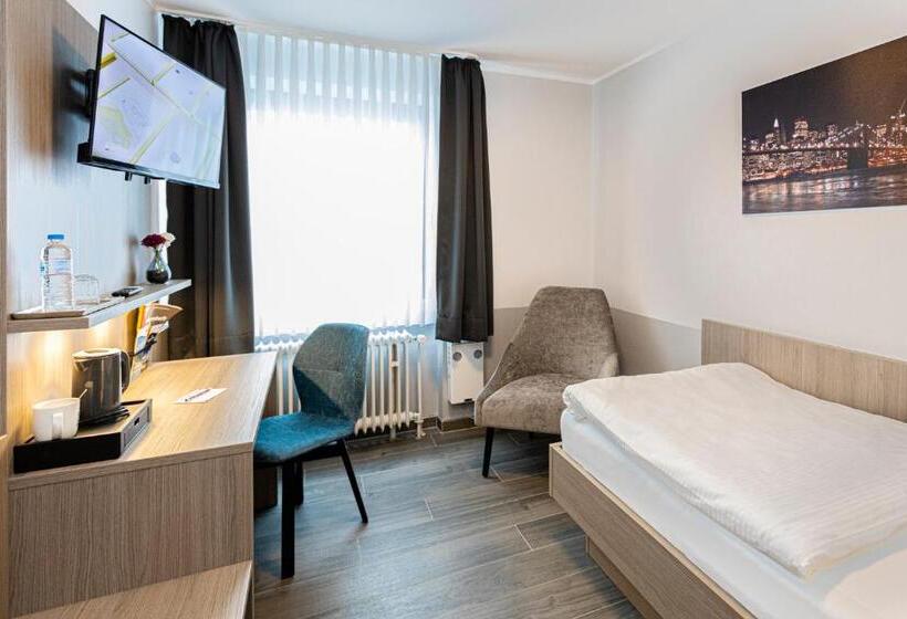 コンフォートシングルルーム, Restaurant Fuck