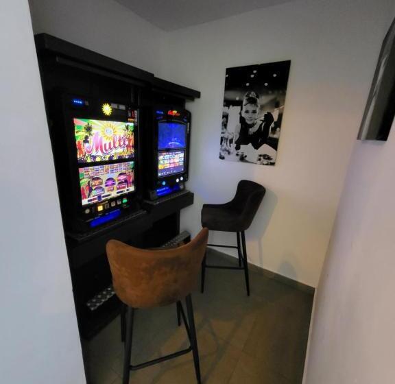 غرفة قياسية فردية, Schwedenkrone