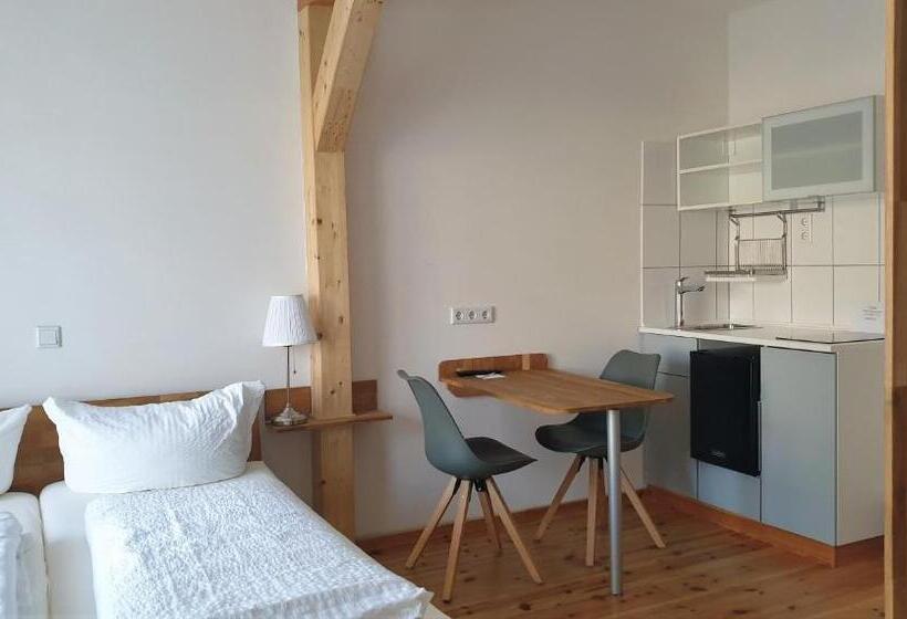 اتاق استاندارد, Sud