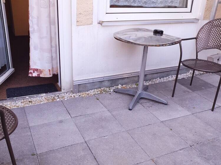 اتاق استاندارد یک نفره, Sud