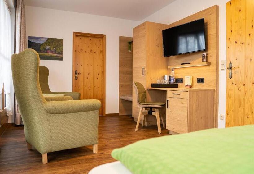 جناح مزوَّد بشرفة, Und Berggasthof Zum Sonnenhof