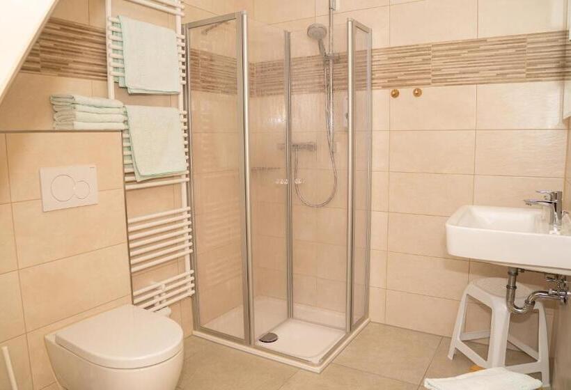 منزل غرفة نوم واحدة, Und Berggasthof Zum Sonnenhof