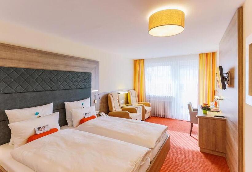 Номер Стандарт с Балконом, Kur  Und Wellnesshotel Förch