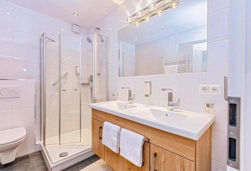 Номер Стандарт с Балконом, Kur  Und Wellnesshotel Förch