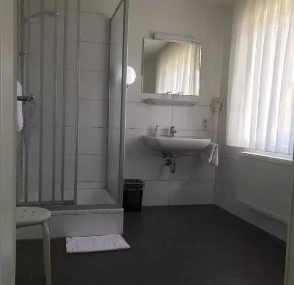スタンダード４人部屋, Rixbecker Alpen   Hotel Koch