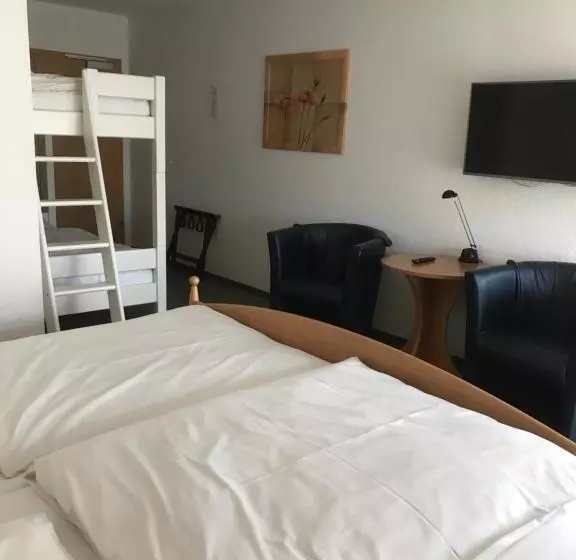 スタンダード４人部屋, Rixbecker Alpen   Hotel Koch