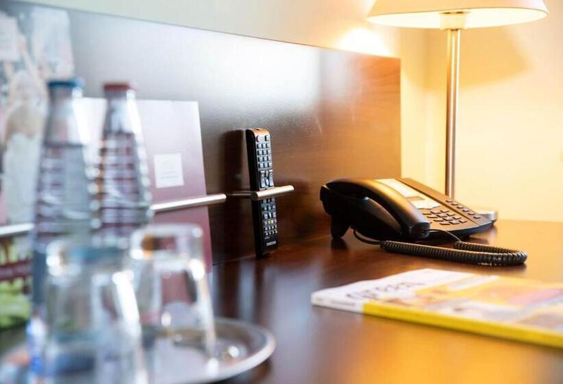 스탠다드 트리플 룸, Schlosshotel Blankenburg