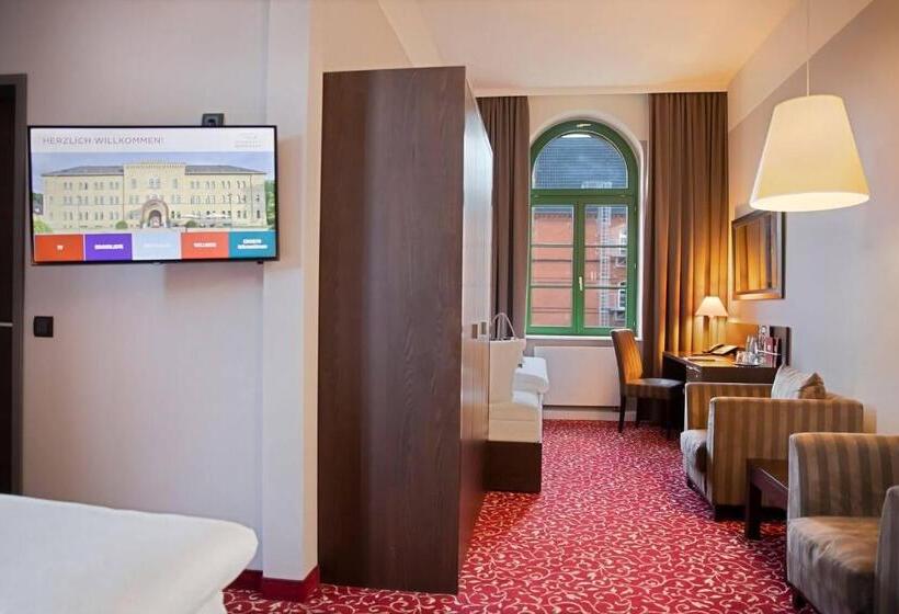 스탠다드 트리플 룸, Schlosshotel Blankenburg