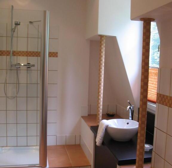 غرفة عائلية, Villa Silva