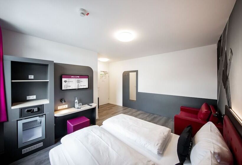 스탠다드 트리플 룸, SMARTY Airport Cologne Hotel - KONTAKTLOSER SELF CHECK-IN