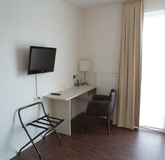 标准单人间, Das Neue Hotel Am Park