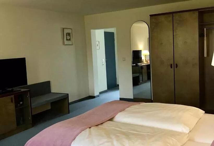 庭の見えるスタンダードトリプルルーム, Dein Gutshof Hotel & Ferienwohnungen