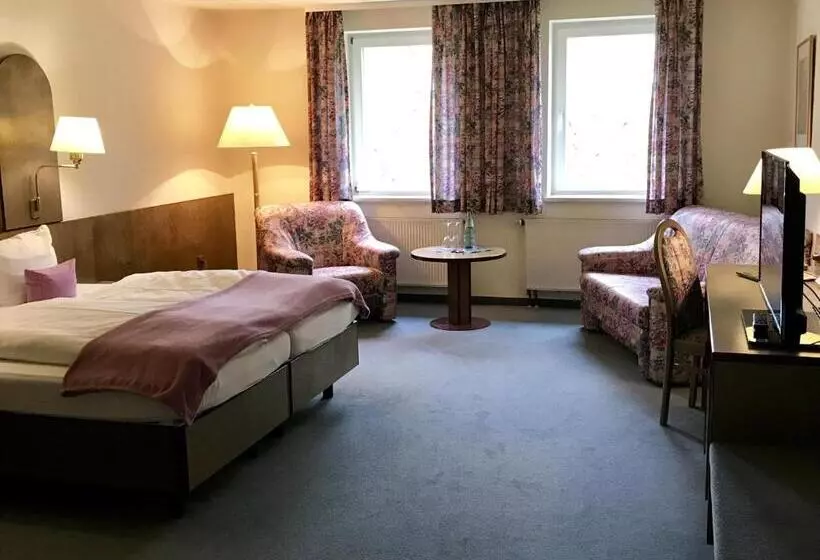 庭の見えるスタンダードトリプルルーム, Dein Gutshof Hotel & Ferienwohnungen