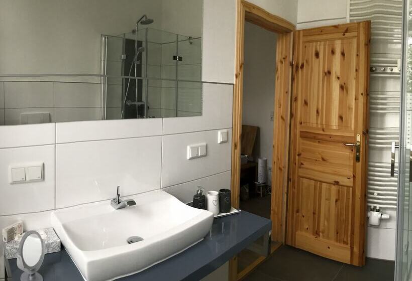 Апартаменты 1 Спальня, Dein Gutshof Hotel & Ferienwohnungen