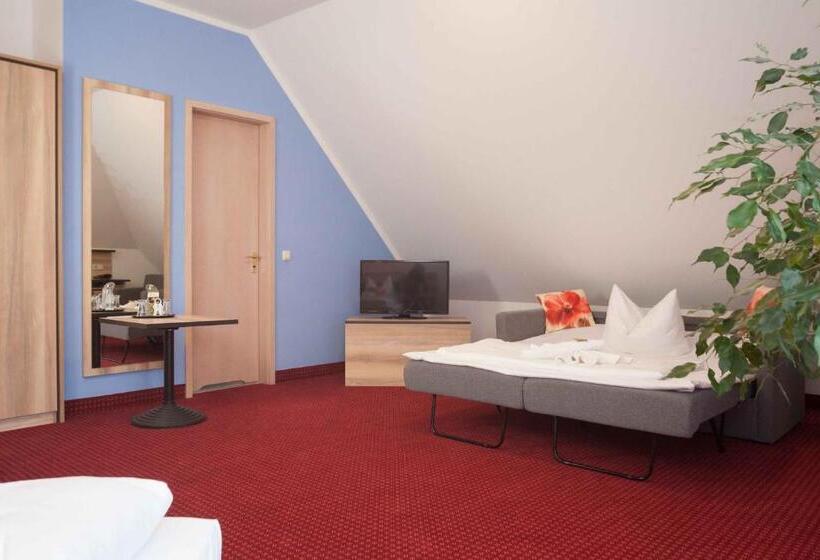 Семейный Номер, 3 Linden